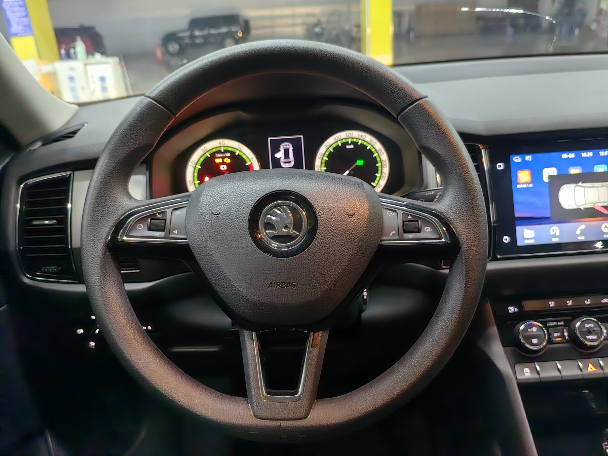 2018年1月斯柯达 柯迪亚克  2018款 改款 TSI330 5座两驱舒适版