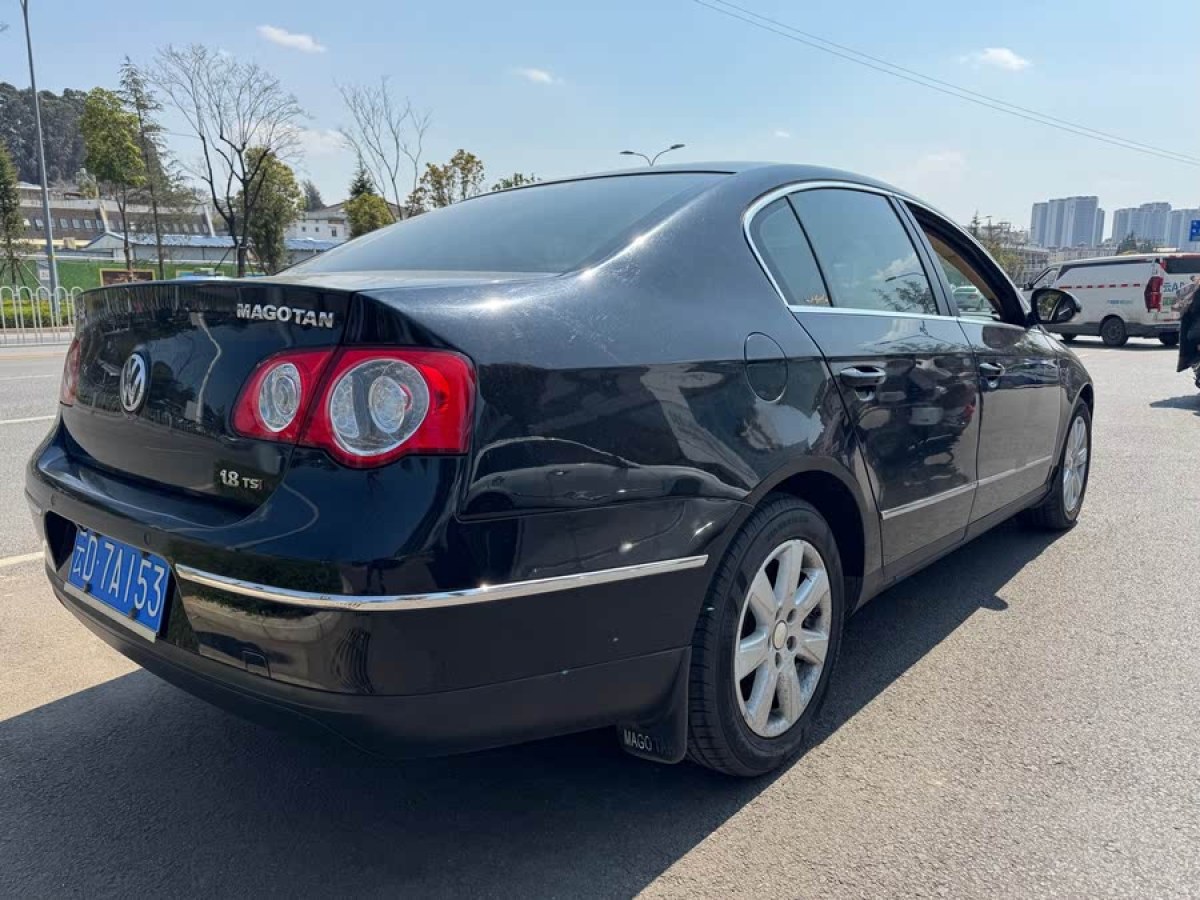 大眾 邁騰  2009款 1.8TSI 手動(dòng)標(biāo)準(zhǔn)型圖片