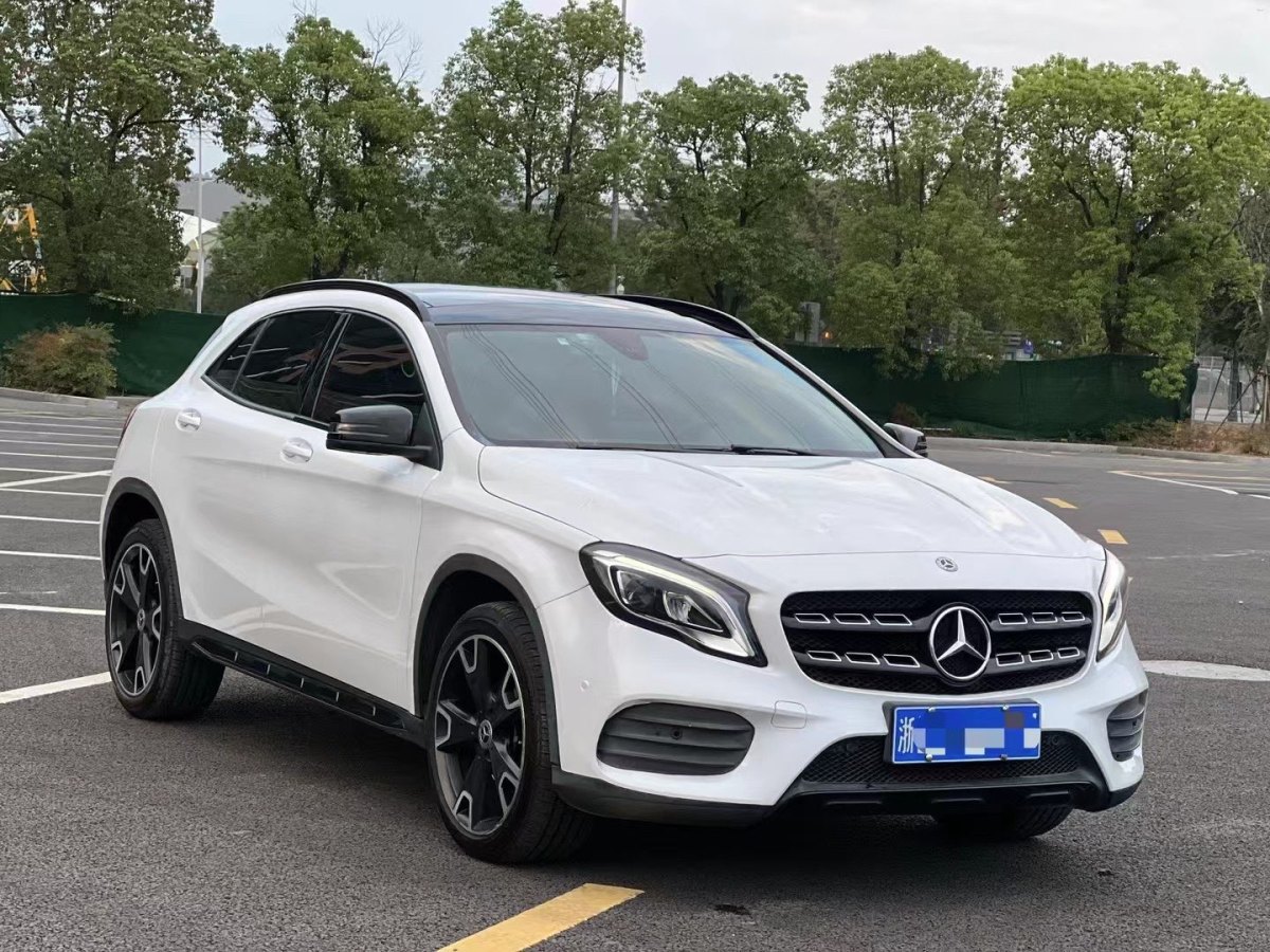 2018年10月奔馳 奔馳GLA  2017款 GLA 220 4MATIC 時尚型