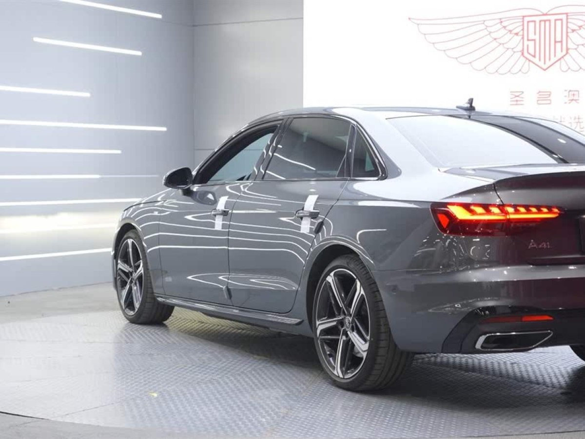 奧迪 奧迪A4L  2022款 45 TFSI quattro 臻選動(dòng)感型圖片