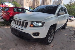 指南者 Jeep 改款 2.4L 四驅(qū)豪華導(dǎo)航版