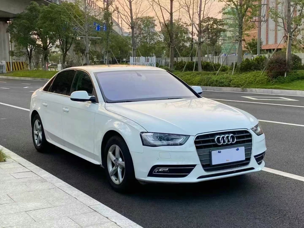 奧迪 奧迪A4L  2015款 35 TFSI 自動(dòng)舒適型圖片