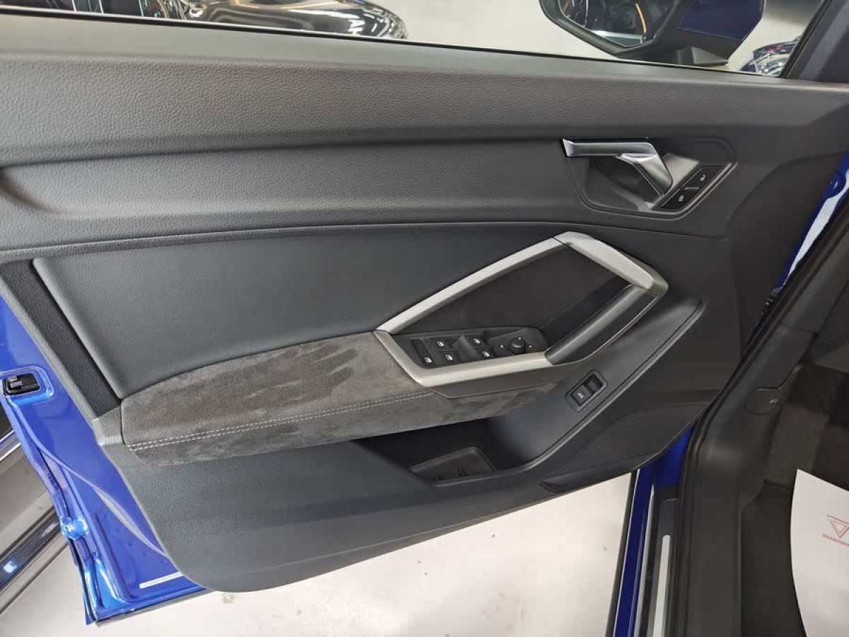 奧迪 奧迪Q3  2020款 35 TFSI 進(jìn)取動感型圖片