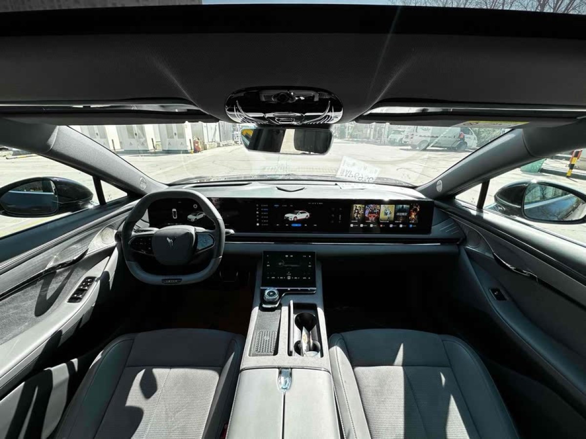 嵐圖 嵐圖追光  2024款 PHEV 四驅(qū)超長續(xù)航旗艦版圖片