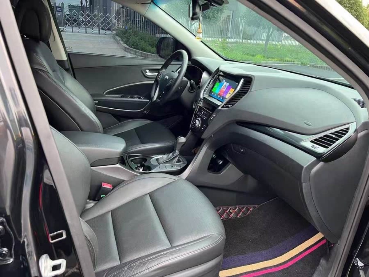 現(xiàn)代 格越  2013款 3.0L 7座四驅舒適版圖片