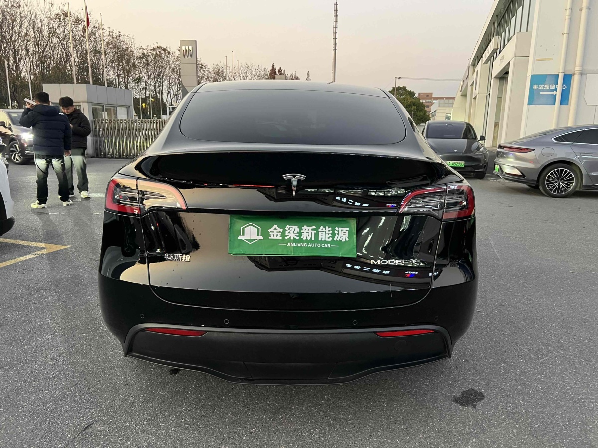 特斯拉 Model 3  2023款 煥新版 后輪驅(qū)動圖片