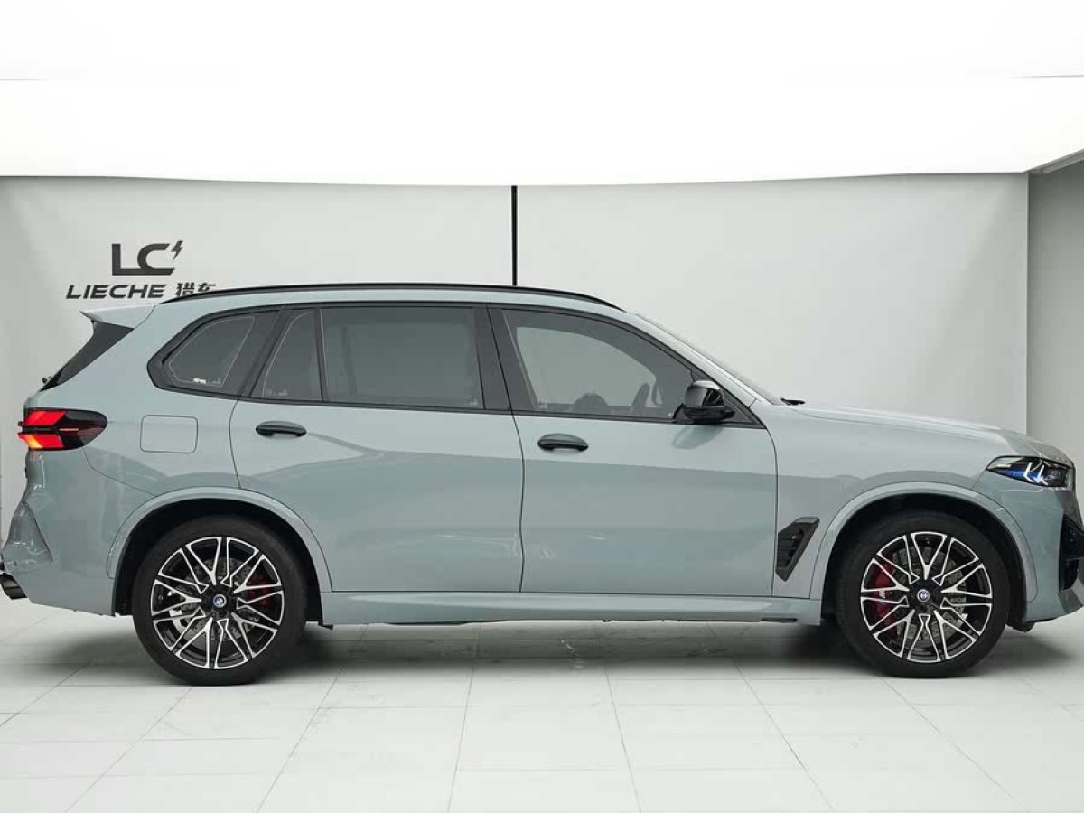 寶馬 寶馬X5  2023款 xDrive 40Li M運(yùn)動(dòng)曜夜套裝圖片