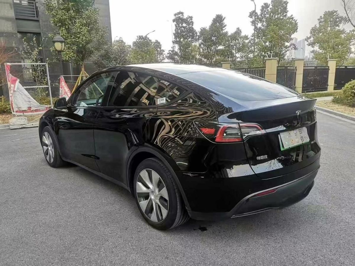 特斯拉 Model S  2023款 三電機(jī)全輪驅(qū)動(dòng) Plaid版圖片