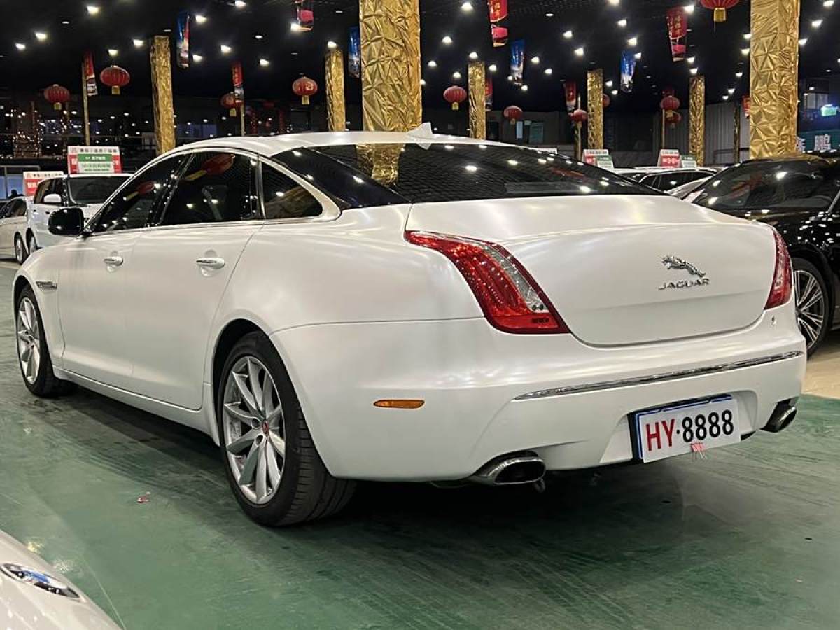 捷豹 XJ  2015款 XJL 3.0 SC 四驅(qū)全景商務(wù)版圖片