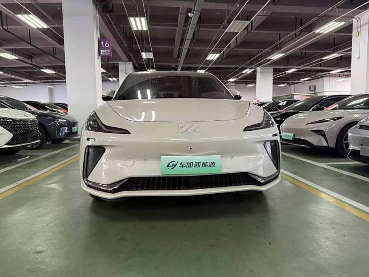 智己 智己LS7  2023款 100kWh Lux四驅(qū)版圖片