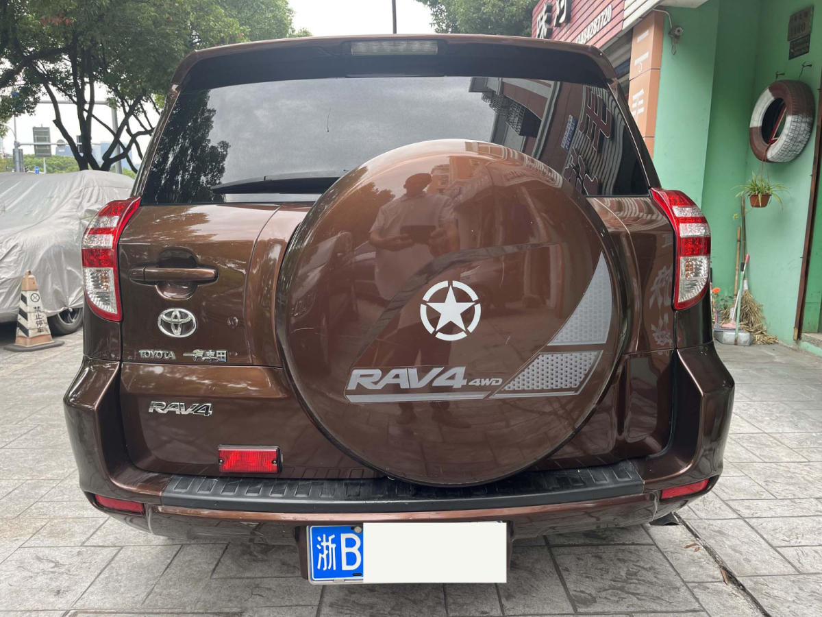 2013年7月豐田 RAV4榮放  2013款 特享版 2.0L 自動(dòng)經(jīng)典