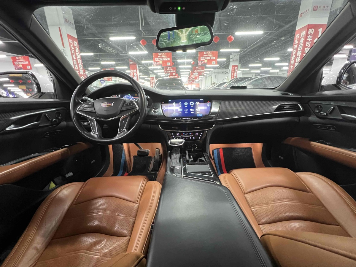 凱迪拉克 CT6  2017款 28T 領(lǐng)先型圖片