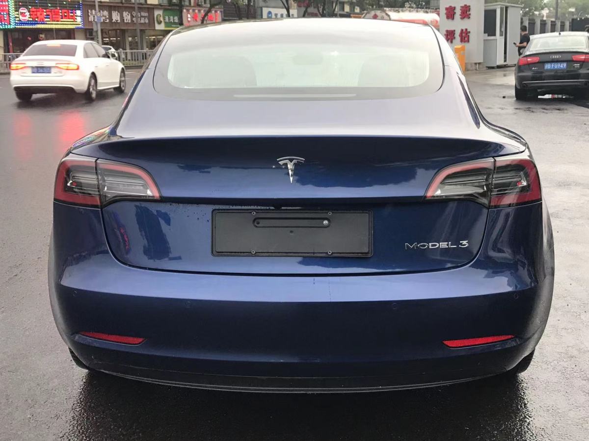 特斯拉 model y 2021款 標準續航後驅升級版 3d6 黑色 自動檔對價格