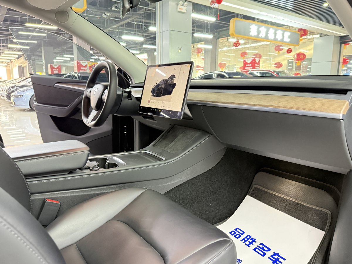 特斯拉 Model 3  2022款 后輪驅(qū)動版圖片