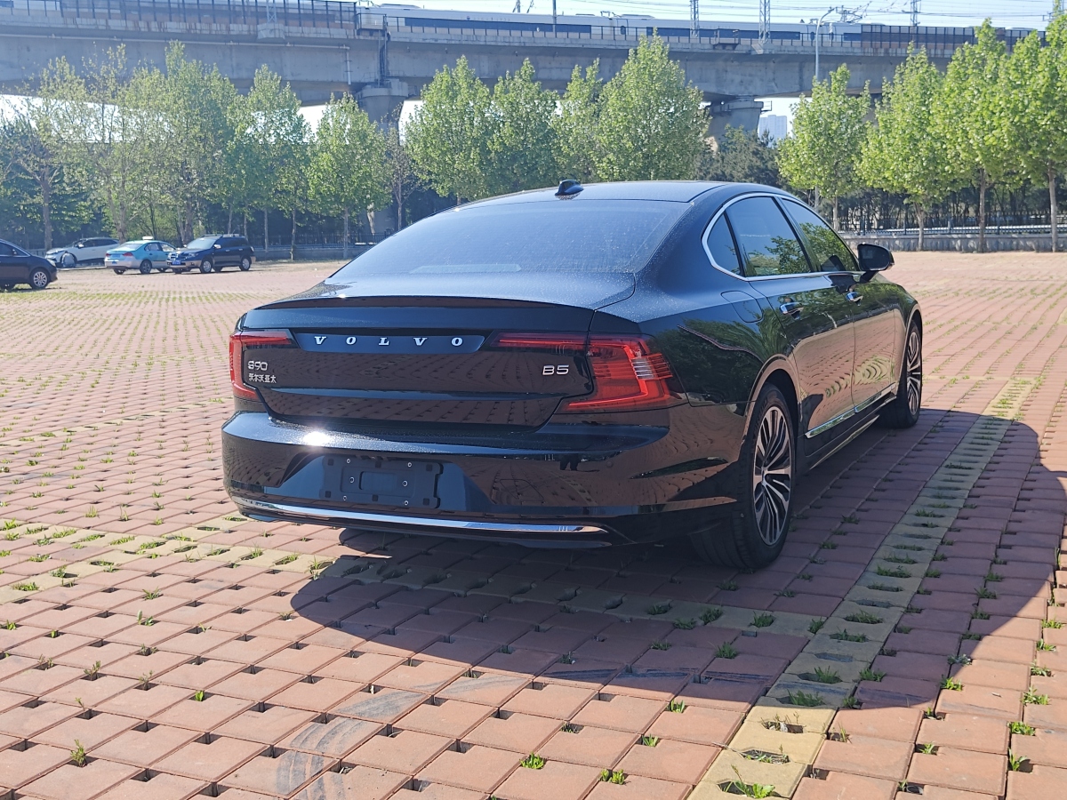 2023年5月沃爾沃 S90  2023款 B5 智逸豪華版