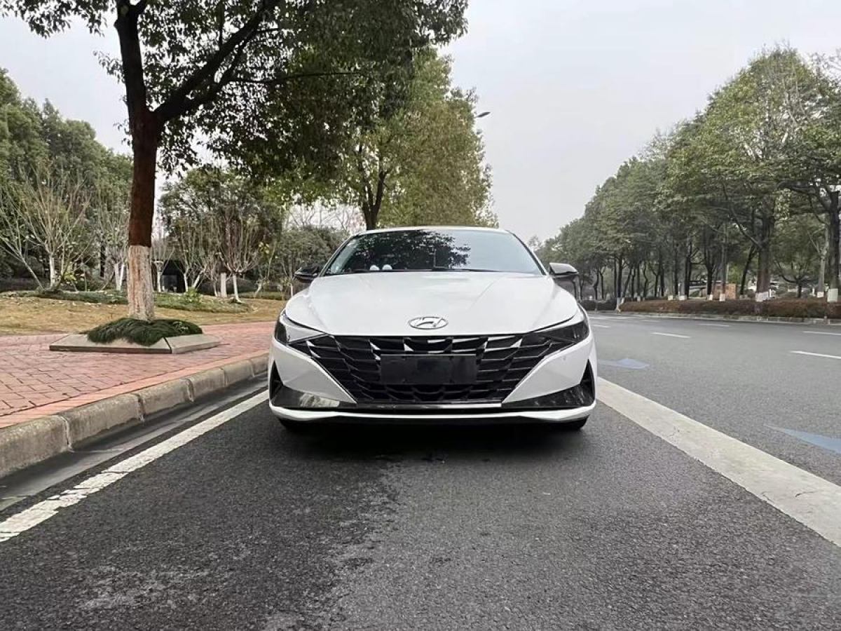 現(xiàn)代 伊蘭特  2021款 1.5L LUX尊貴版圖片