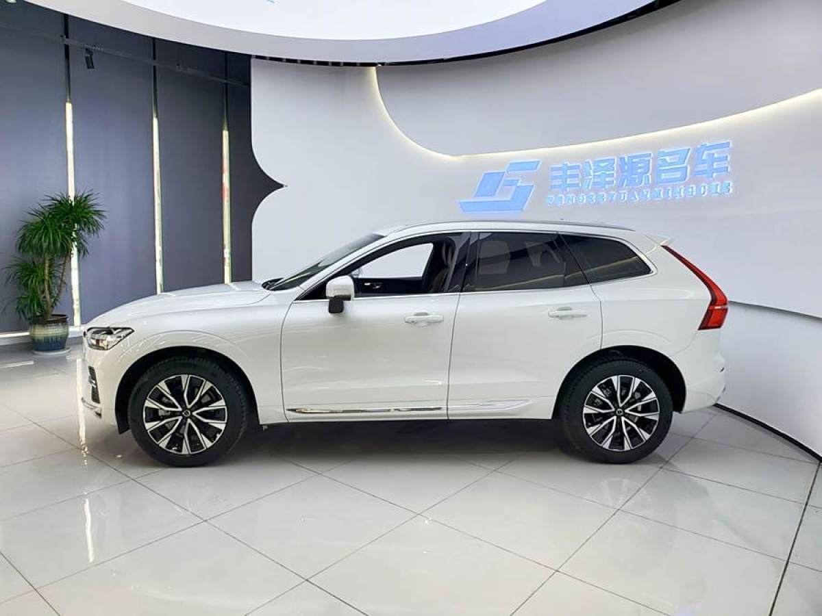 沃爾沃 XC60  2023款 B5 四驅(qū)智遠豪華版圖片