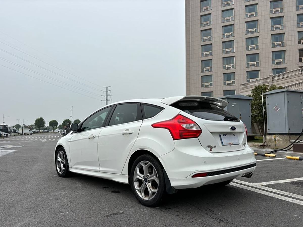 福特 ?？怂? 2012款 兩廂 2.0L 手動豪華運動型圖片