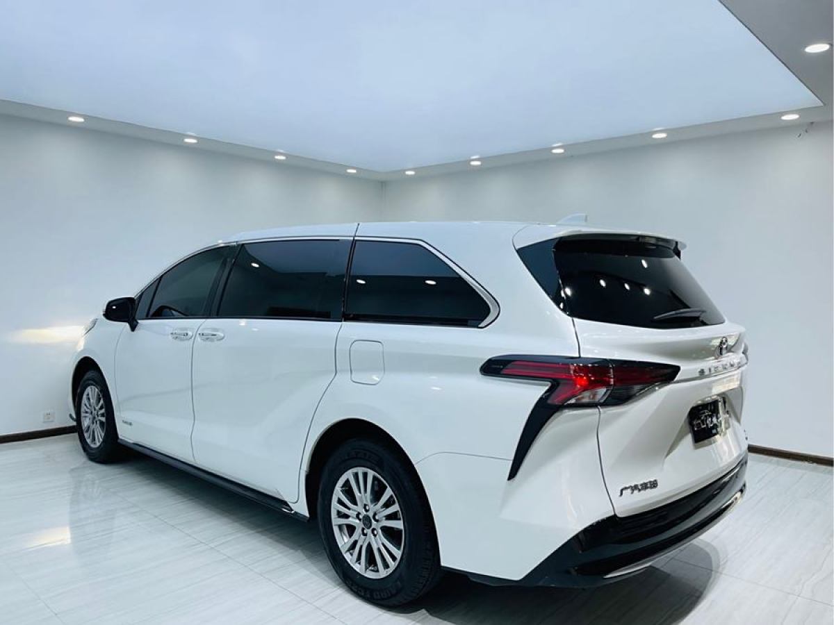 丰田 赛那SIENNA  2023款 2.5L混动 豪华版图片