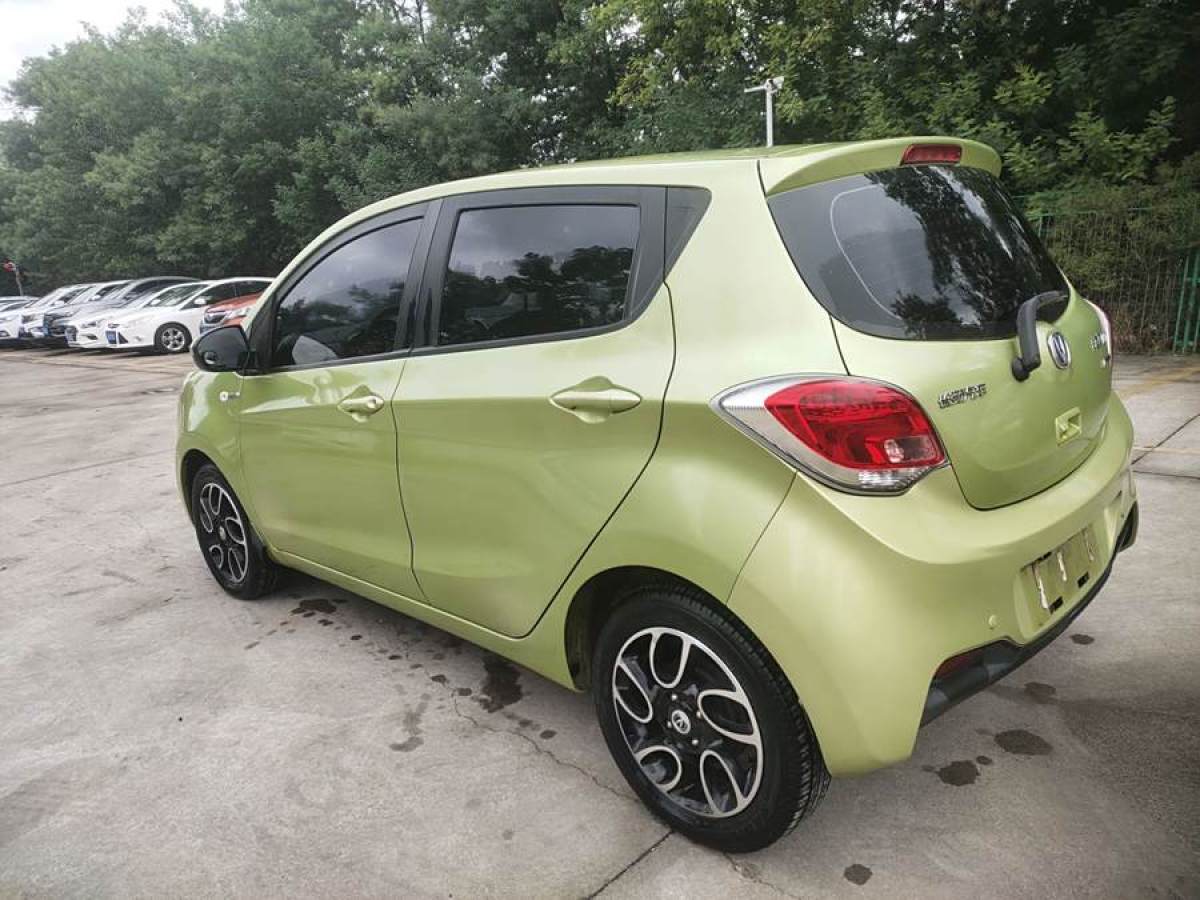 長(zhǎng)安 奔奔  2014款 1.4L IMT尊貴型圖片