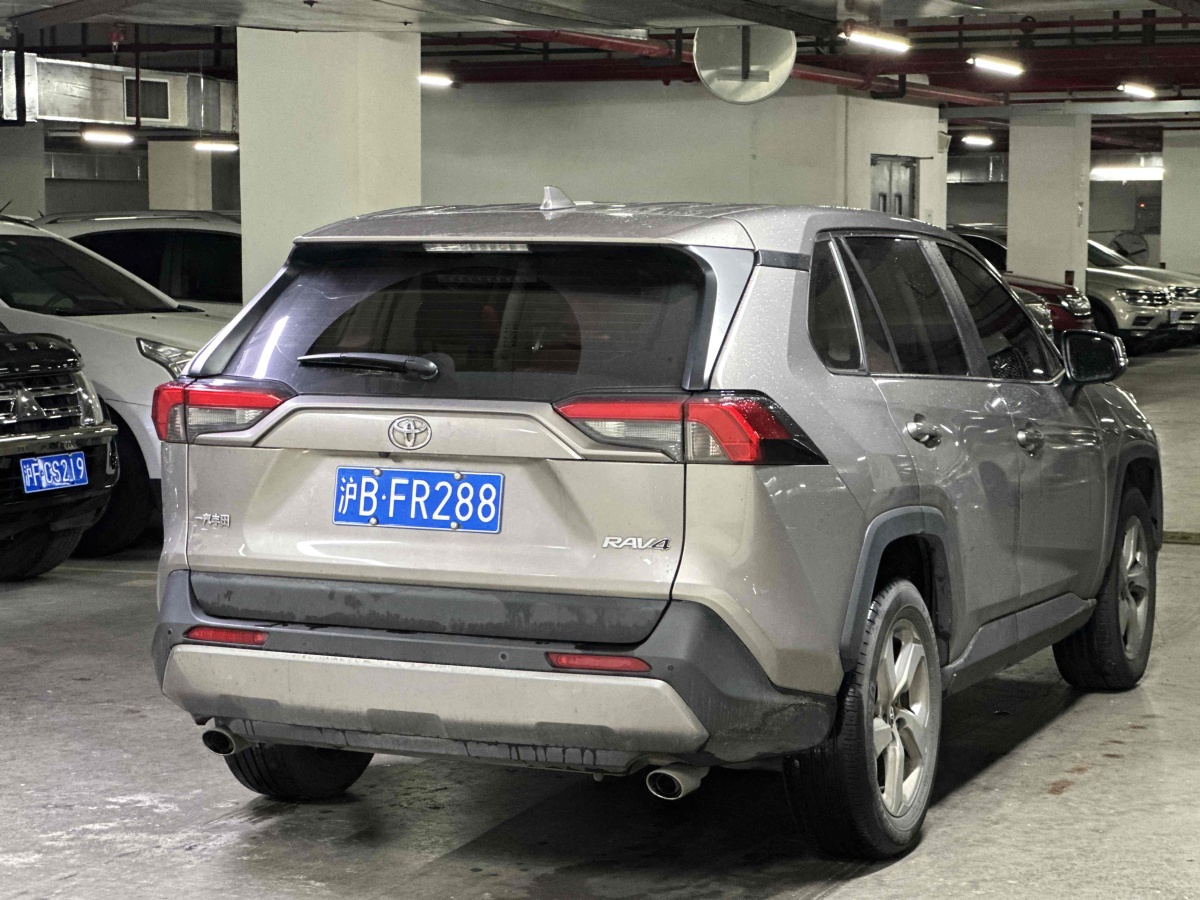 豐田 RAV4  2018款 榮放 2.0L CVT兩驅(qū)風(fēng)尚版圖片