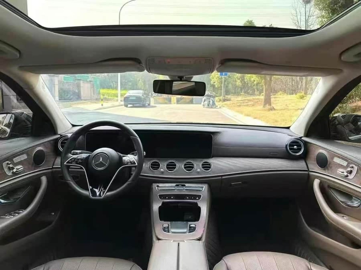 奔馳 奔馳E級  2023款 改款 E 300 L 時尚型圖片