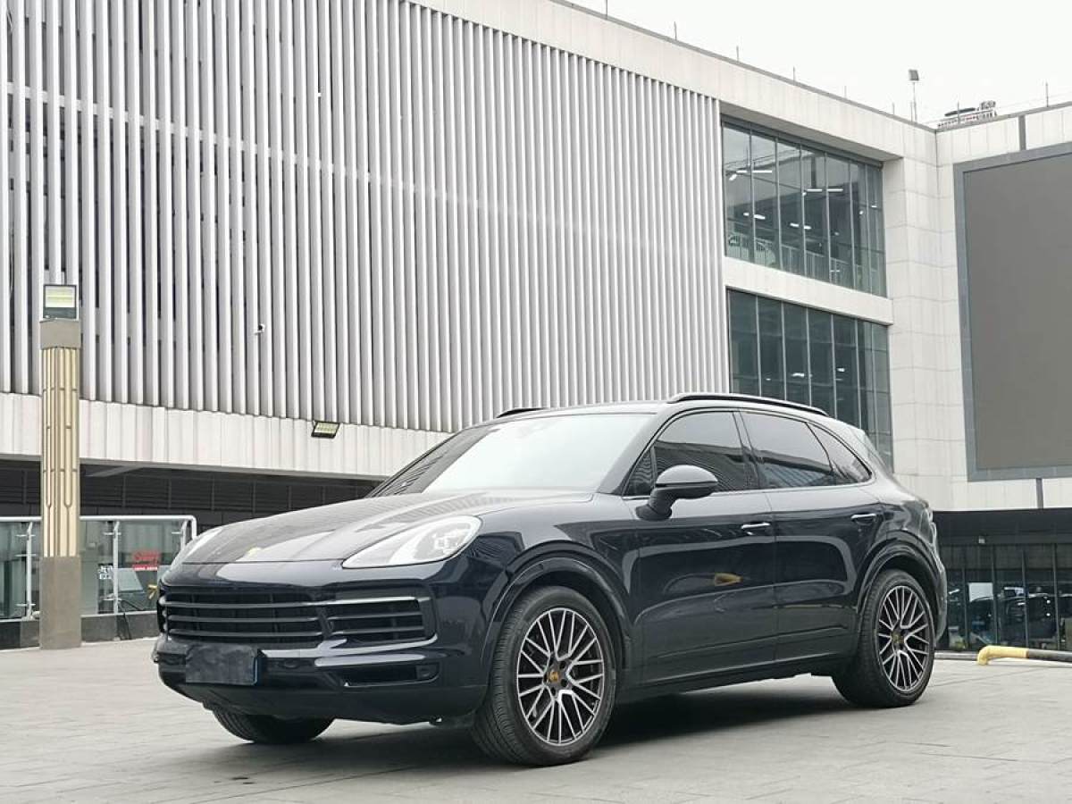 保時(shí)捷 Cayenne  2022款 Cayenne 3.0T 鉑金版圖片