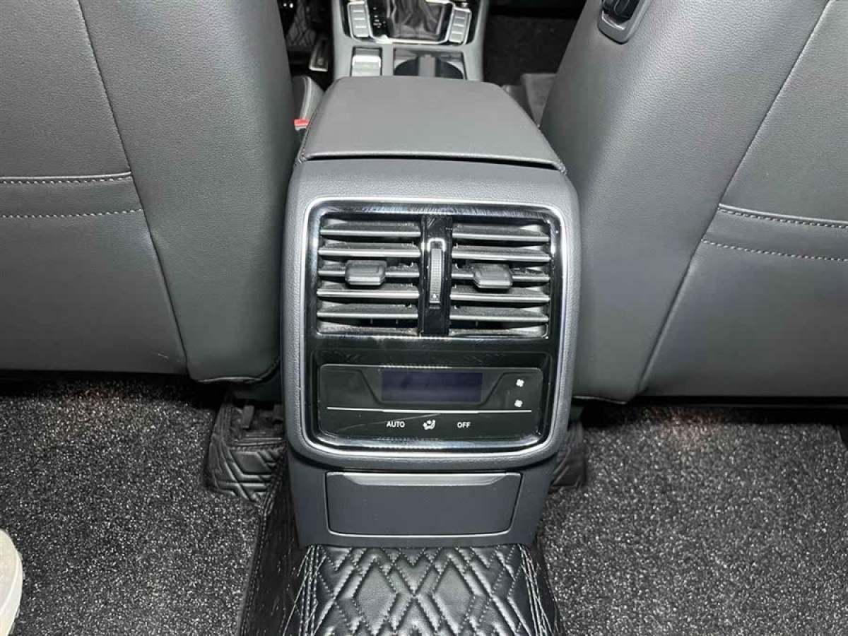 大眾 邁騰  2020款 330TSI DSG 領(lǐng)先型圖片
