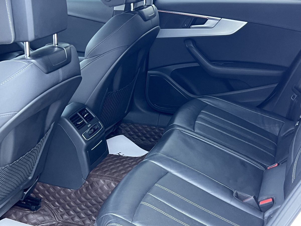奧迪 奧迪A4L  2022款 40 TFSI 豪華動感型圖片
