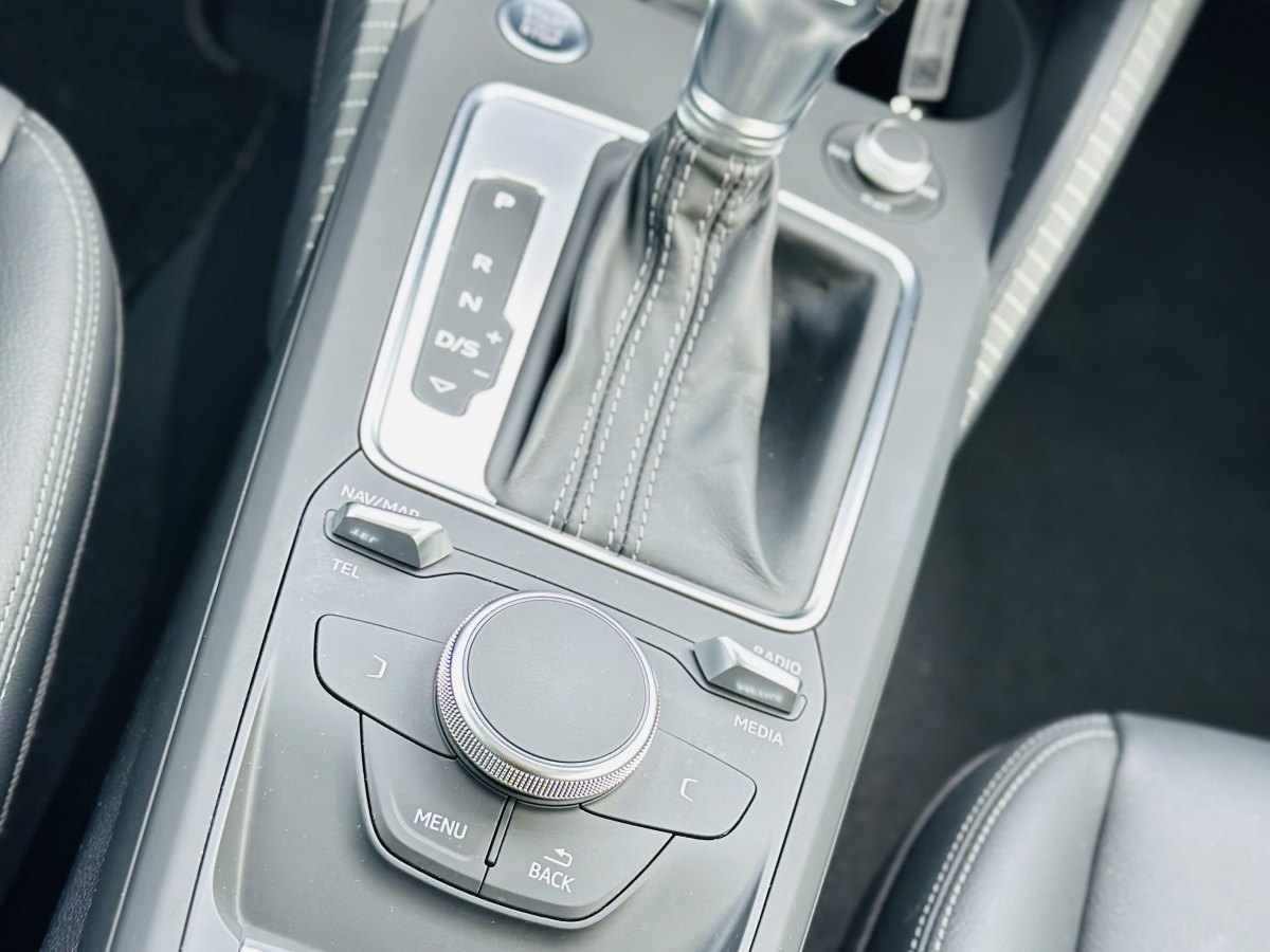 奧迪 奧迪Q2L  2024款 改款 35TFSI 進取動感型圖片