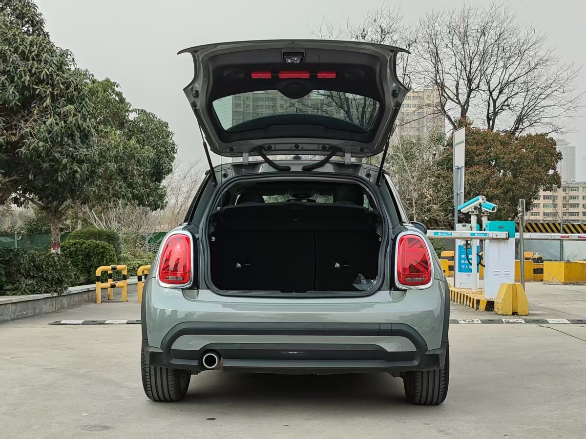 MINI MINI  2022款 改款 1.5T COOPER 經(jīng)典派圖片