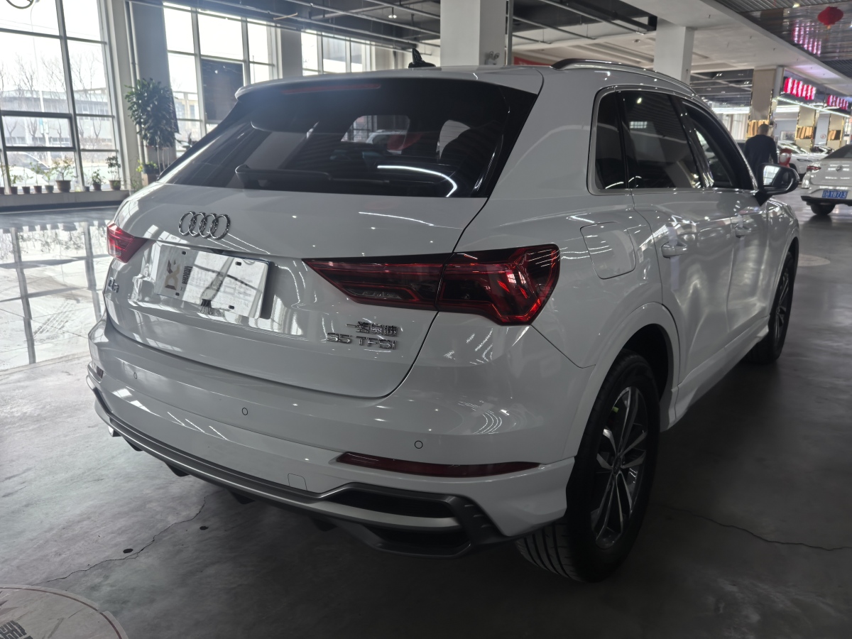 奧迪 奧迪Q3  2024款 35 TFSI 進(jìn)取動(dòng)感型圖片