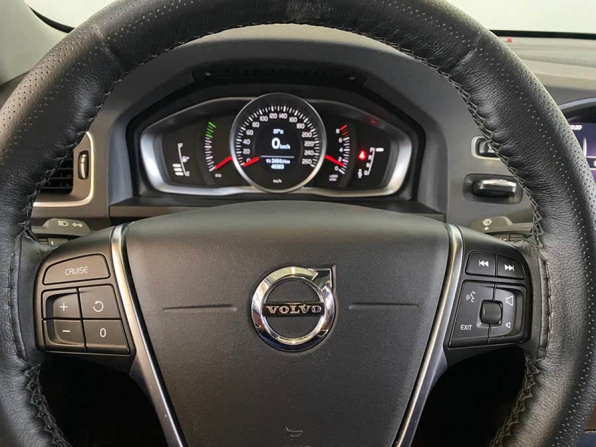沃爾沃 S60L  2018款 T3 智進進取版圖片