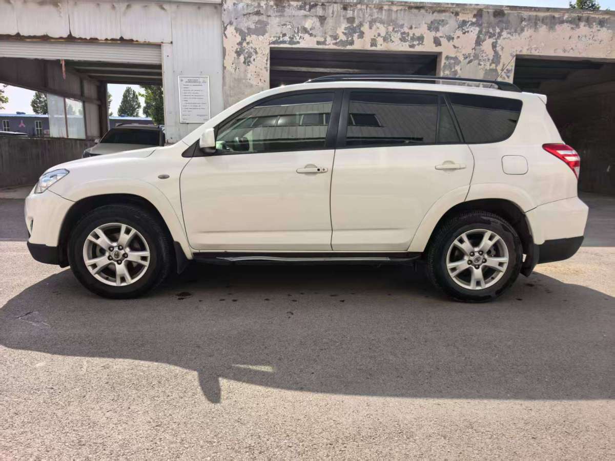 豐田 RAV4榮放  2009款 2.4L 自動豪華導(dǎo)航版圖片