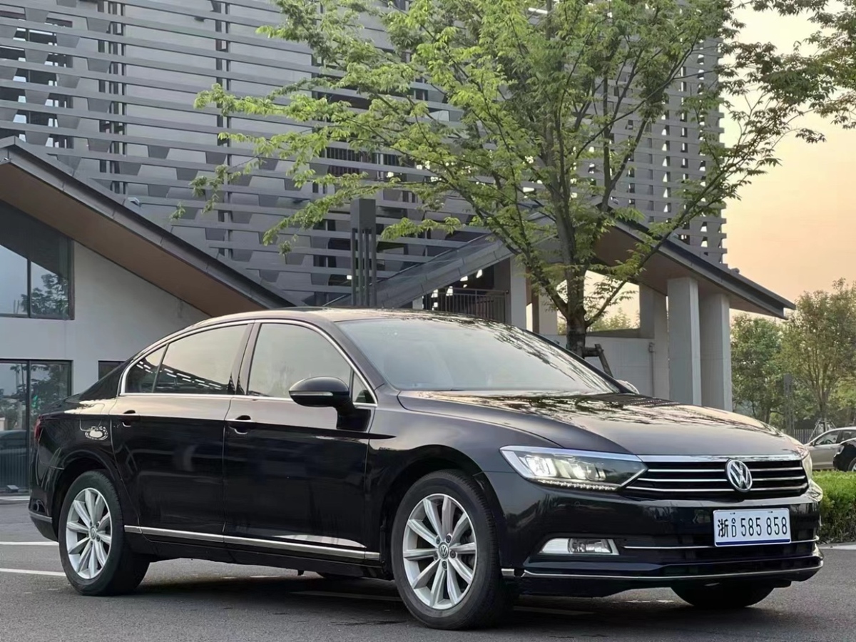 大眾 邁騰  2020款 330TSI DSG 領(lǐng)先型圖片