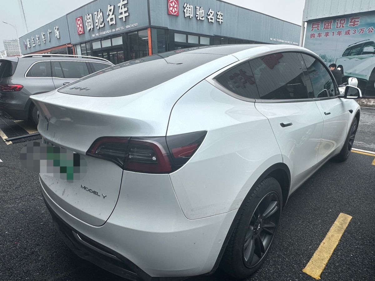 特斯拉 Model Y  2021款 改款 標(biāo)準(zhǔn)續(xù)航后驅(qū)升級(jí)版圖片