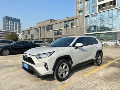 2020年8月 豐田 RAV4榮放 2.0L CVT兩驅(qū)風尚版圖片