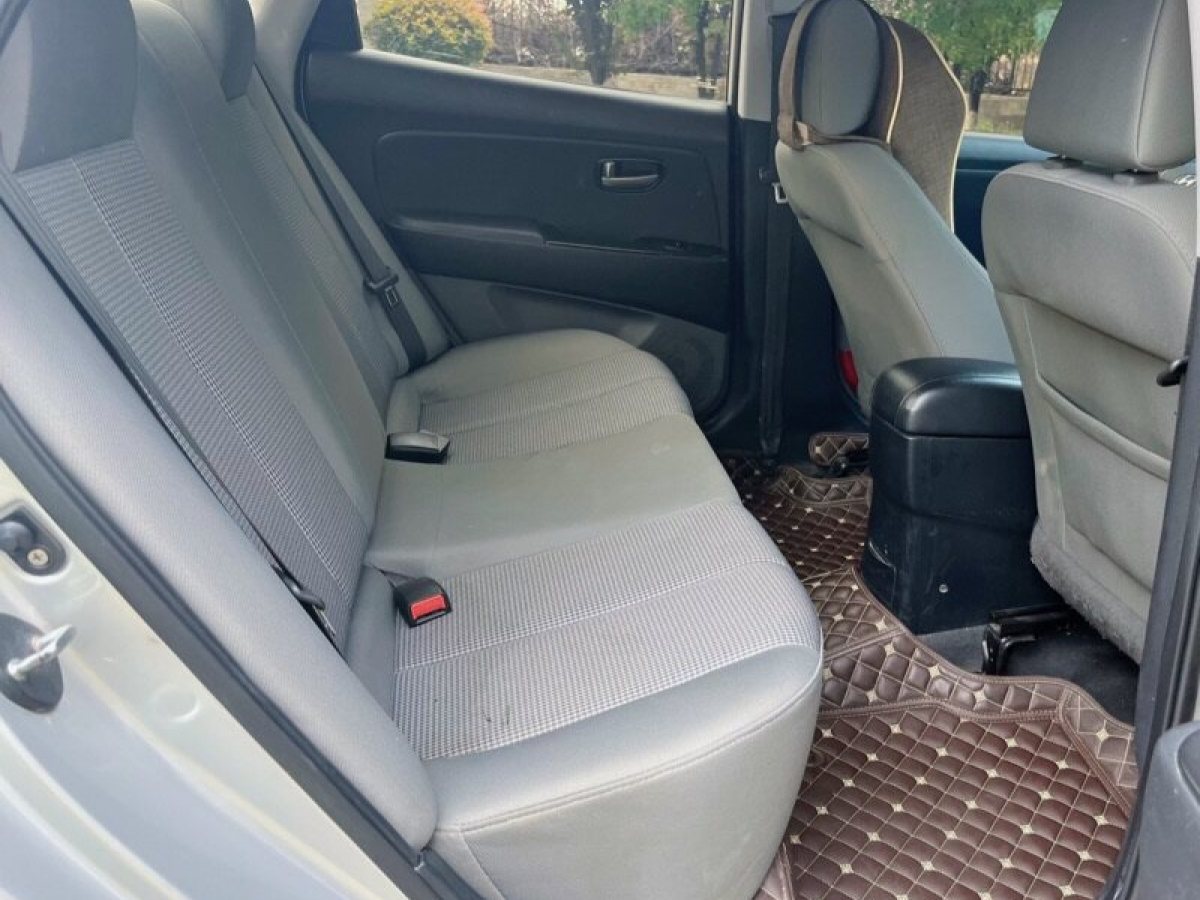 現(xiàn)代 悅動  2015款 1.6L 手動舒適型圖片