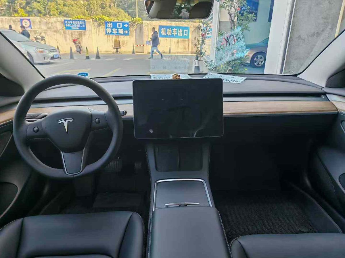 特斯拉 Model S  2023款 三電機(jī)全輪驅(qū)動 Plaid版圖片