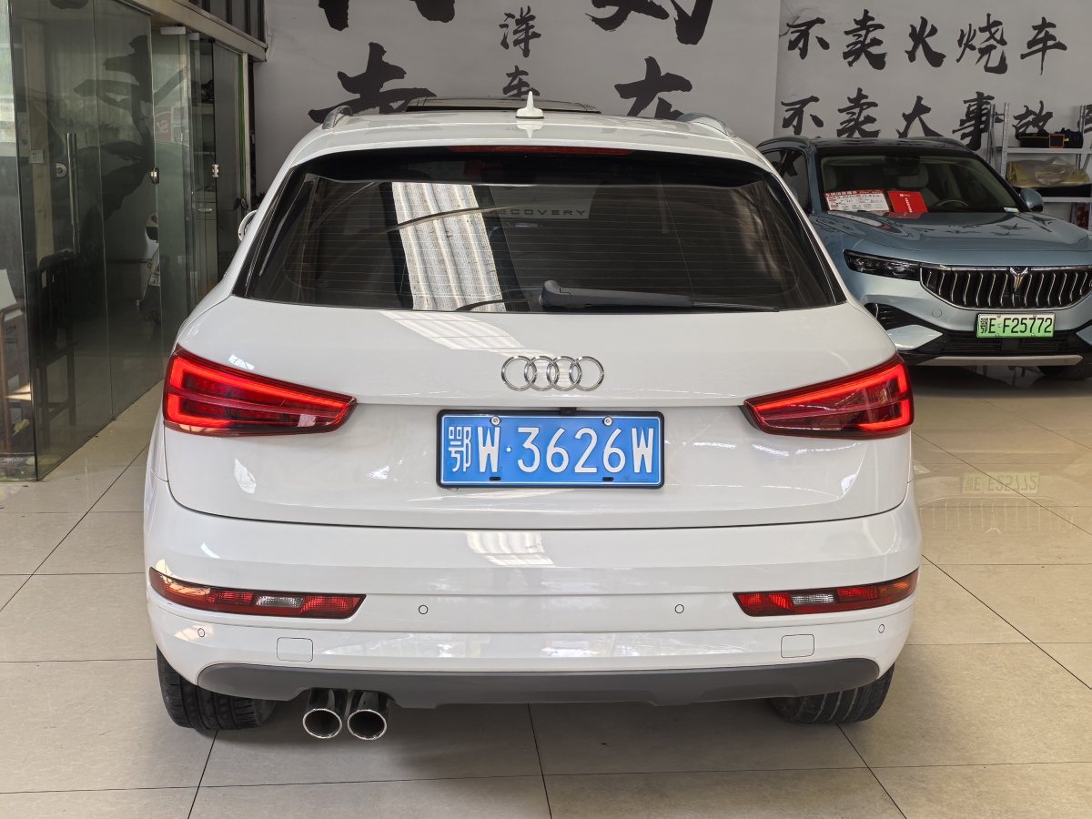 奧迪 奧迪Q3  2017款 35 TFSI 時(shí)尚型圖片