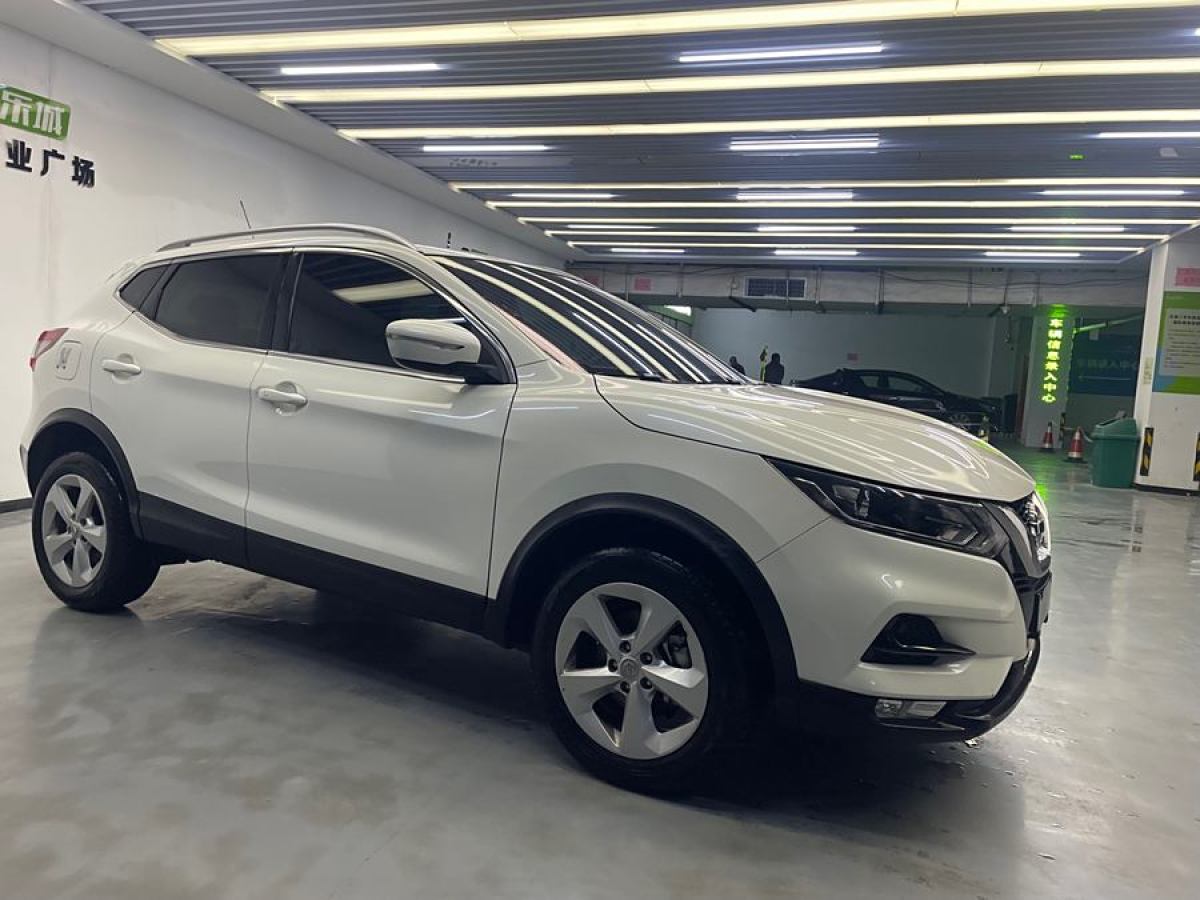 日產(chǎn) 逍客  2023款 經(jīng)典 2.0L CVT XV Prem.智享版圖片