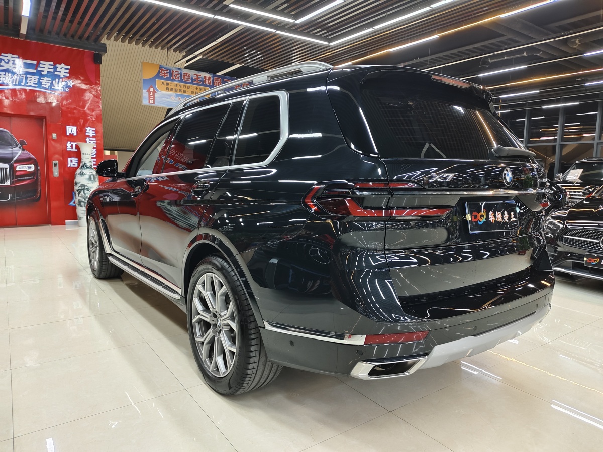 寶馬 寶馬X7  2023款 xDrive40i 領(lǐng)先型豪華套裝圖片