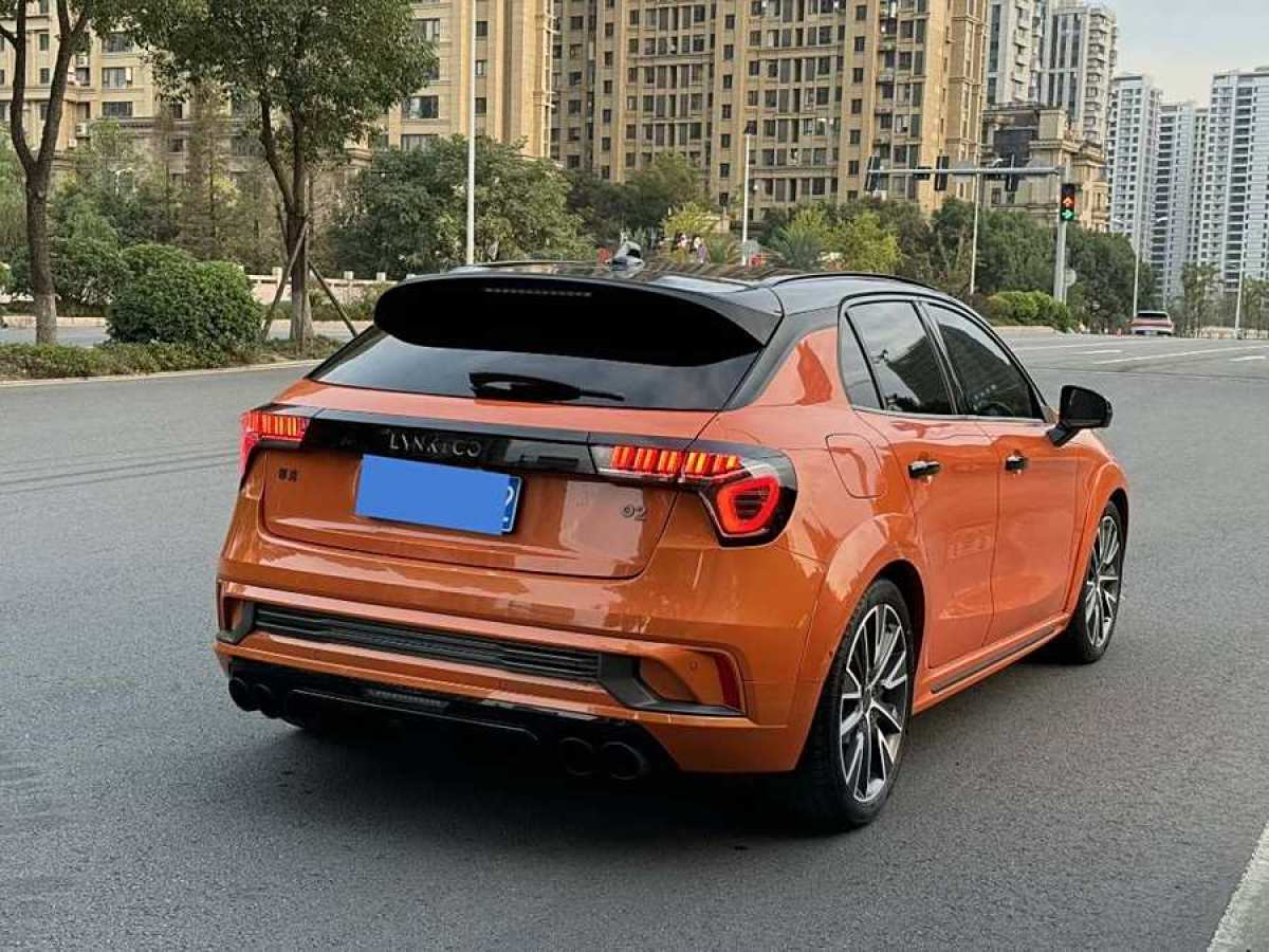 領(lǐng)克 領(lǐng)克02 Hatchback  2021款 2.0TD Halo 駕控套件版圖片