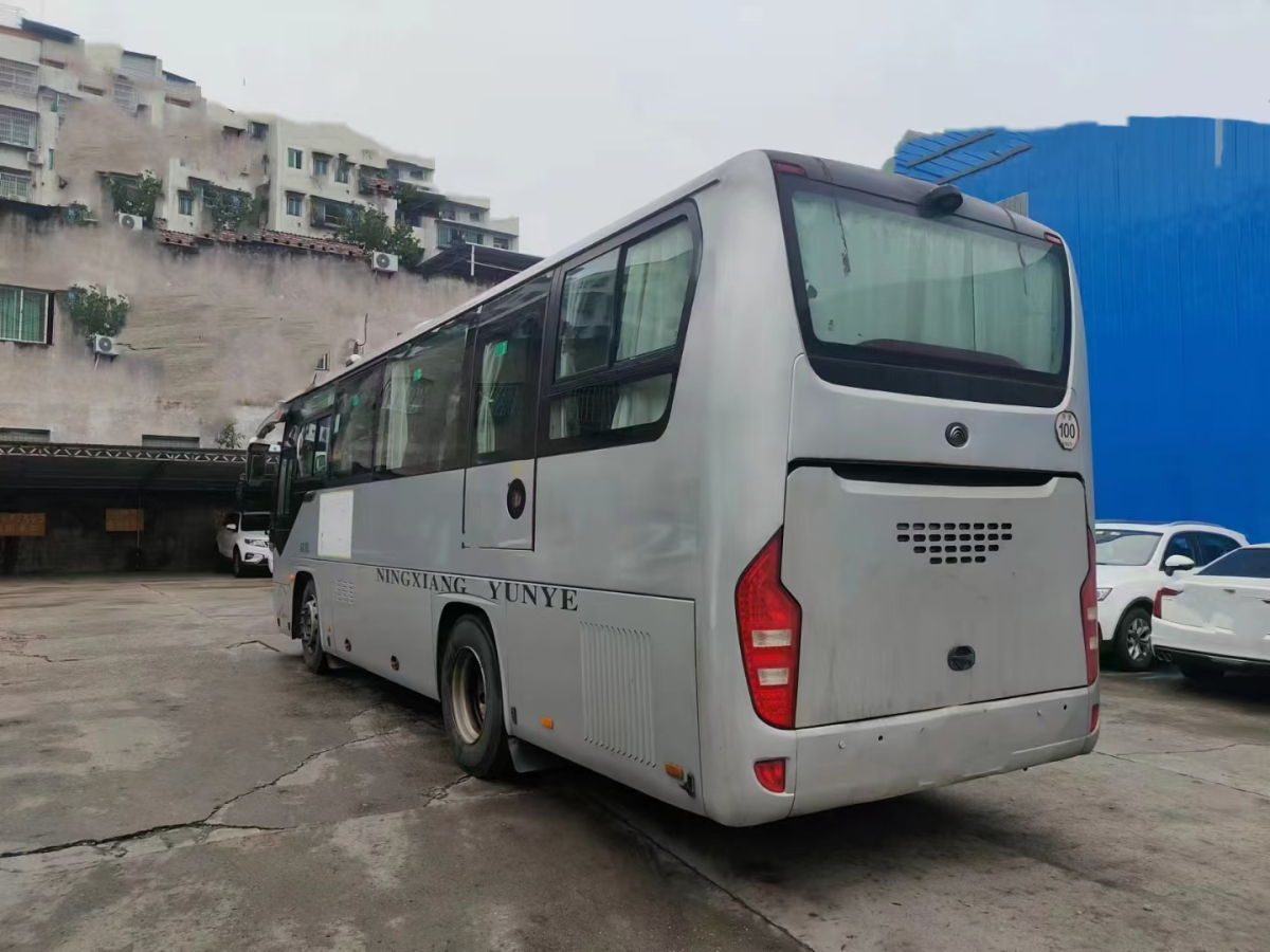 國五39座天然氣LNG宇通6906氣囊暖氣車圖片