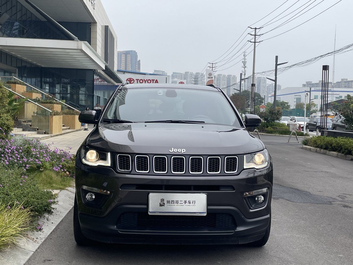 Jeep 指南者  2020款 220T 自動(dòng)領(lǐng)先版圖片