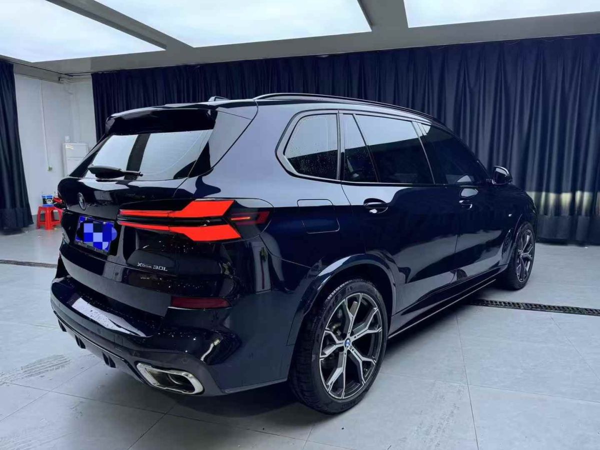 寶馬 寶馬X5  2024款 xDrive 40Li 尊享型黑焰限量版圖片