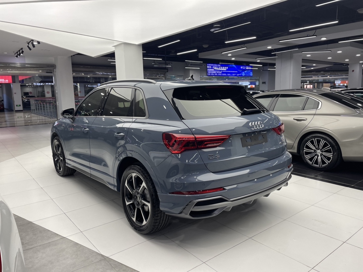 奥迪 奥迪Q3  2022款 40 TFSI RS套件燃速型图片