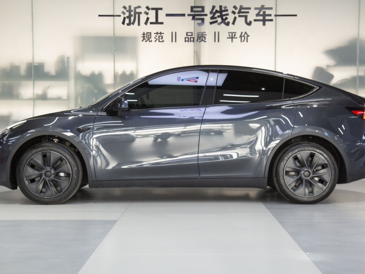 特斯拉 Model Y  2024款 后輪驅(qū)動版圖片