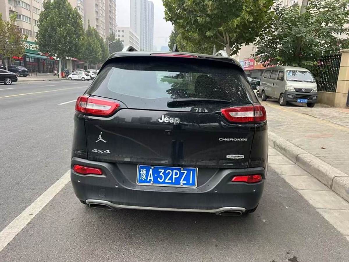 Jeep 自由光  2016款 2.4L 專業(yè)智能版圖片