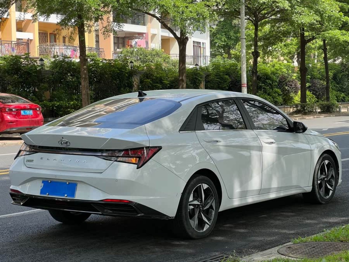 現(xiàn)代 伊蘭特  2021款 1.5L LUX尊貴版圖片